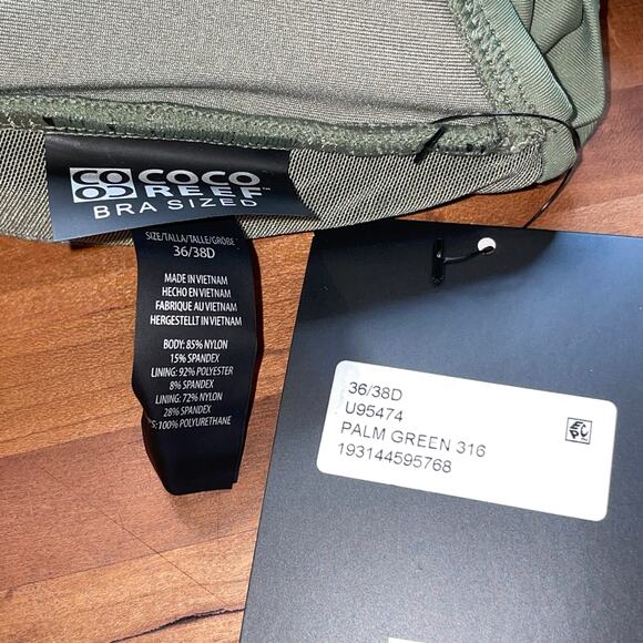 Coco Reef Women's Charisma Pleated Swim Top 36/38D, Palm Green - Picture 5 of 9